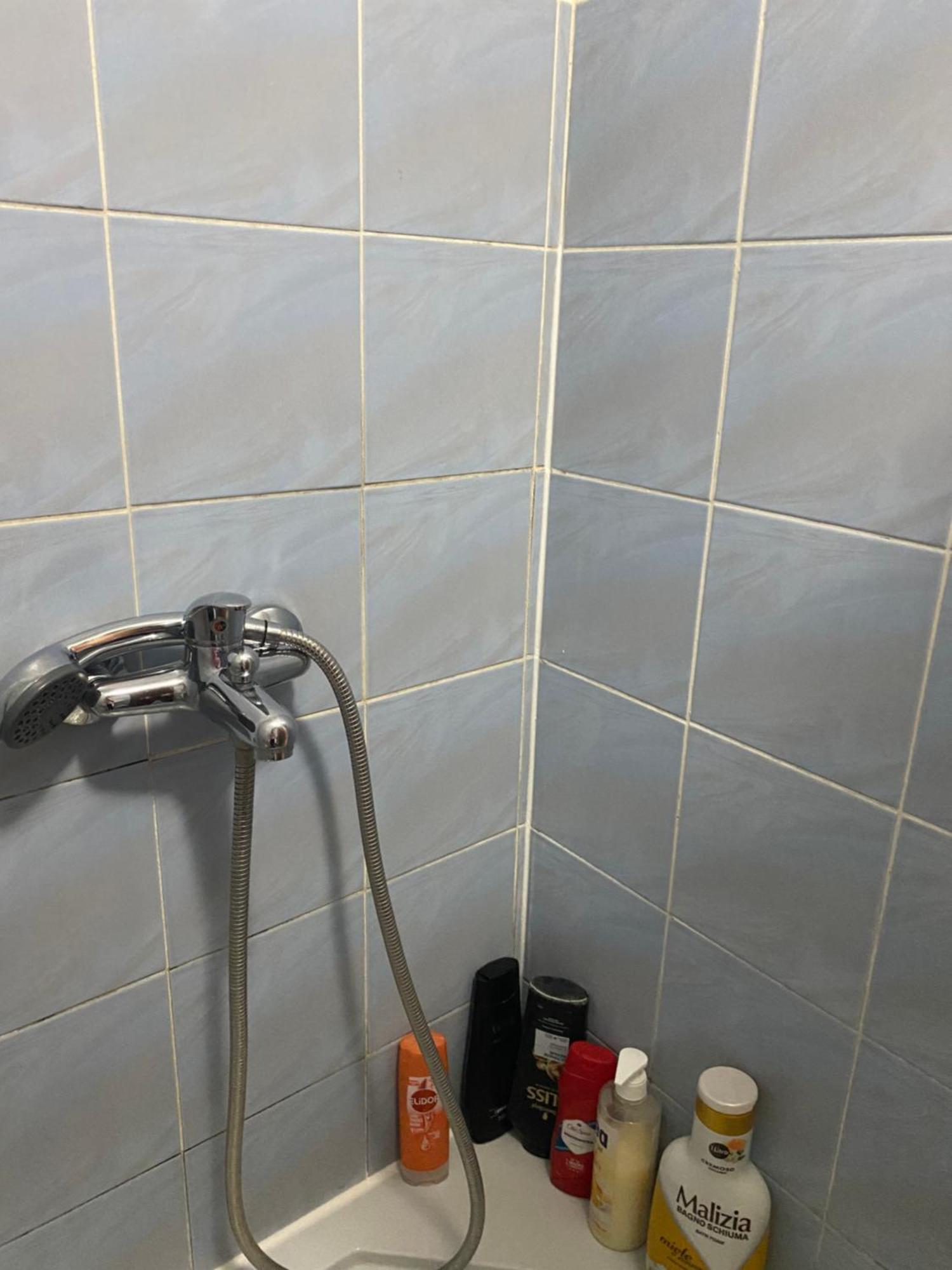 Stan Blizu Izlaza Na Autoput Mali Mokri Lug Exterior foto